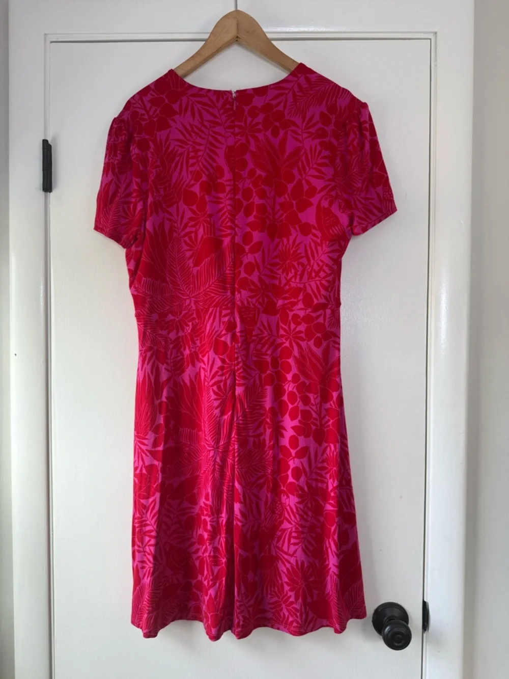 Hobbs Ann Floral Bird Jersey Dress Red Pink Short Sleeve Fit & Flare Size 12 - Picture 11 of 13
